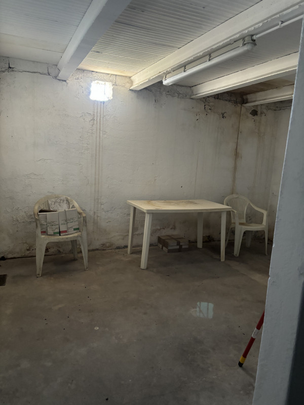 TI HO TROVATO UNA BELLA CASA DI CAMPAGNA CON MAGAZZINO STALLA E DOPPIO GARAGE CON GIARDINO PER ST...