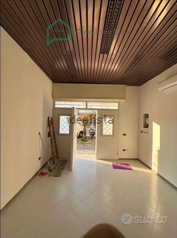 Napoli Affitto Negozio