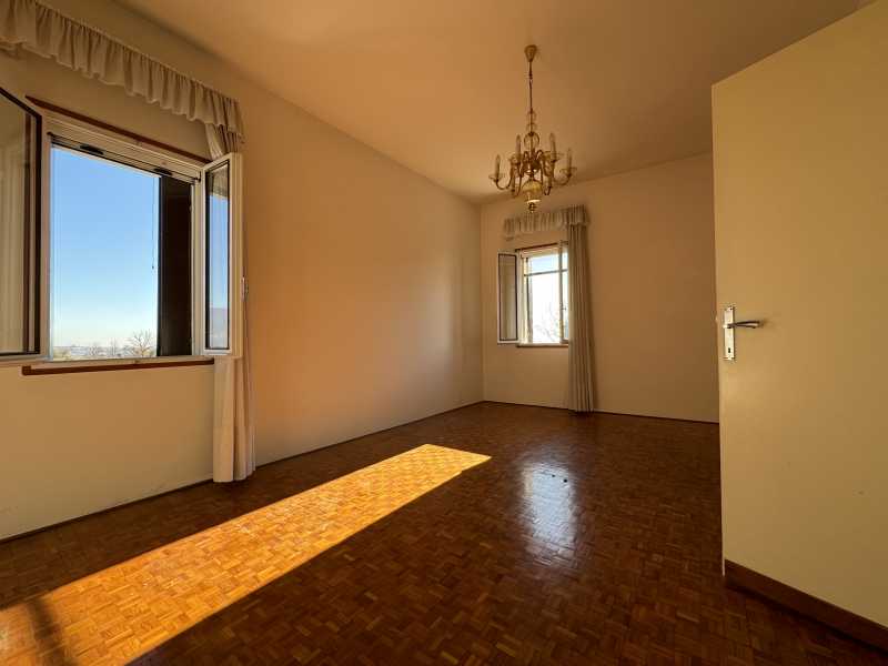 L'immobile è ubicato nel Comune di Vittorio Veneto, Località Carpesica, in Via G. Giardino n. 147...