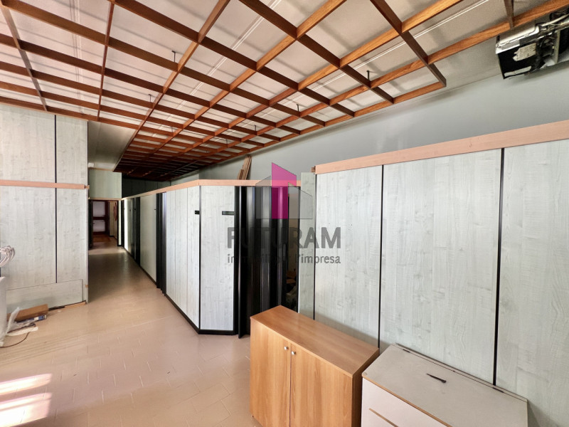 BASSANO DEL GRAPPA - RIF.124BRU-FUTURAM PER INFO 0444/310220 - 392/9183796

IN ZONA CENTRALE E BE...