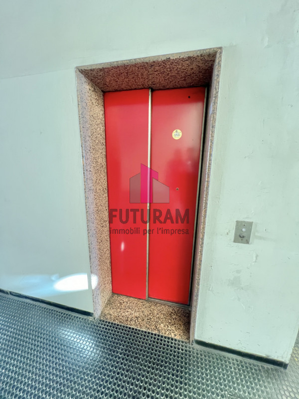 BASSANO DEL GRAPPA - RIF.124BRU-FUTURAM PER INFO 0444/310220 - 392/9183796

IN ZONA CENTRALE E BE...