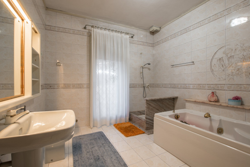 Scopri un'opportunità unica nel comune di Curtarolo, nella zona tranquilla di Santa Maria di Non....