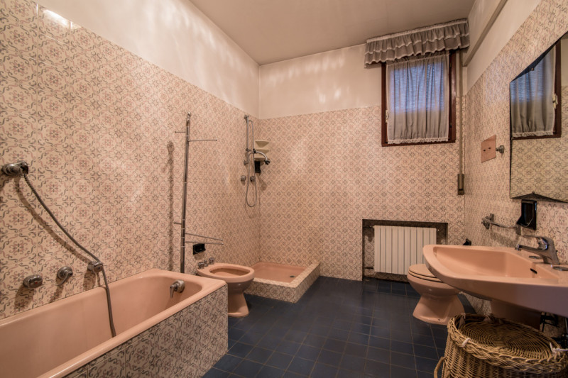 Scopri un'opportunità unica nel comune di Curtarolo, nella zona tranquilla di Santa Maria di Non....