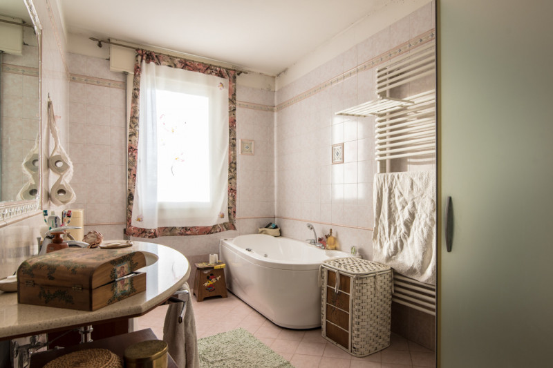 Scopri un'opportunità unica nel comune di Curtarolo, nella zona tranquilla di Santa Maria di Non....