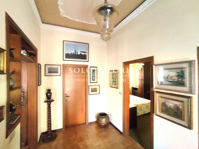 Rif. C277 (per info 338 9387816 Matteo)

Casa singola a circa quattrocento metri in linea d’aria ...