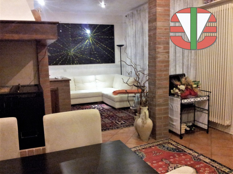 Salzano - AFFITTASI , in zona centrale appartamento di 95 mq, inserito in un contesto residenzial...