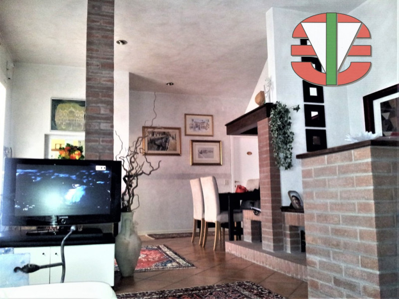 Salzano - AFFITTASI , in zona centrale appartamento di 95 mq, inserito in un contesto residenzial...