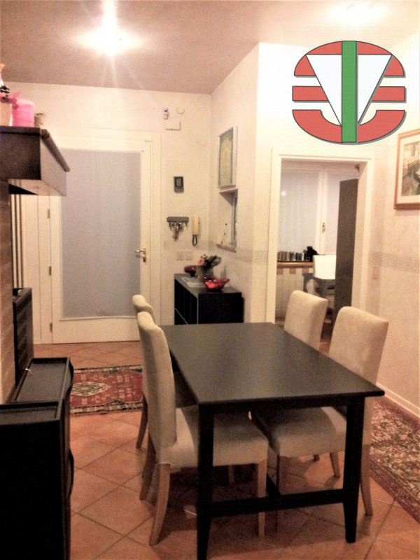 Salzano - AFFITTASI , in zona centrale appartamento di 95 mq, inserito in un contesto residenzial...