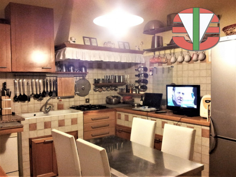 Salzano - AFFITTASI , in zona centrale appartamento di 95 mq, inserito in un contesto residenzial...