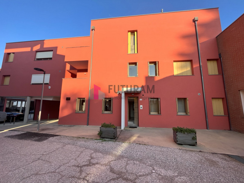 PIAZZOLA sul BRENTA - rif.504MIC - Per info 3473209826 - in centro, nel complesso "ex Jutificio",...