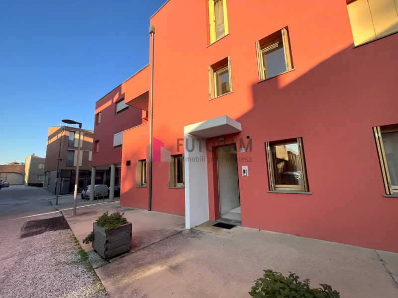 PIAZZOLA sul BRENTA - rif.504MIC - Per info 3473209826 - in centro, nel complesso "ex Jutificio",...