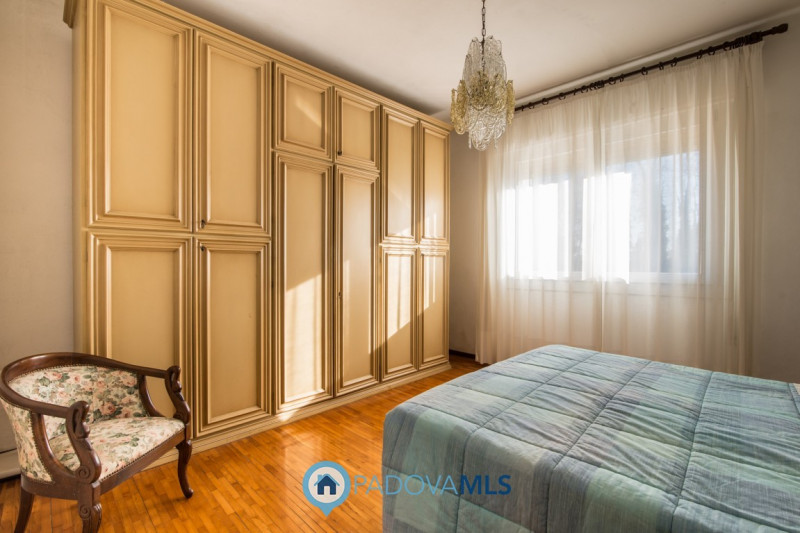 Padova zona Terranegra introvabile bifamiliare con oltre 2500mq di terreno. In zona molto tranqui...