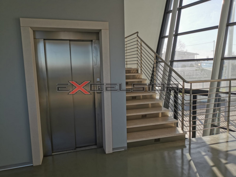 Capannoni industriali ed artigianali in vendita e affitto in Vendita a Cavarzere