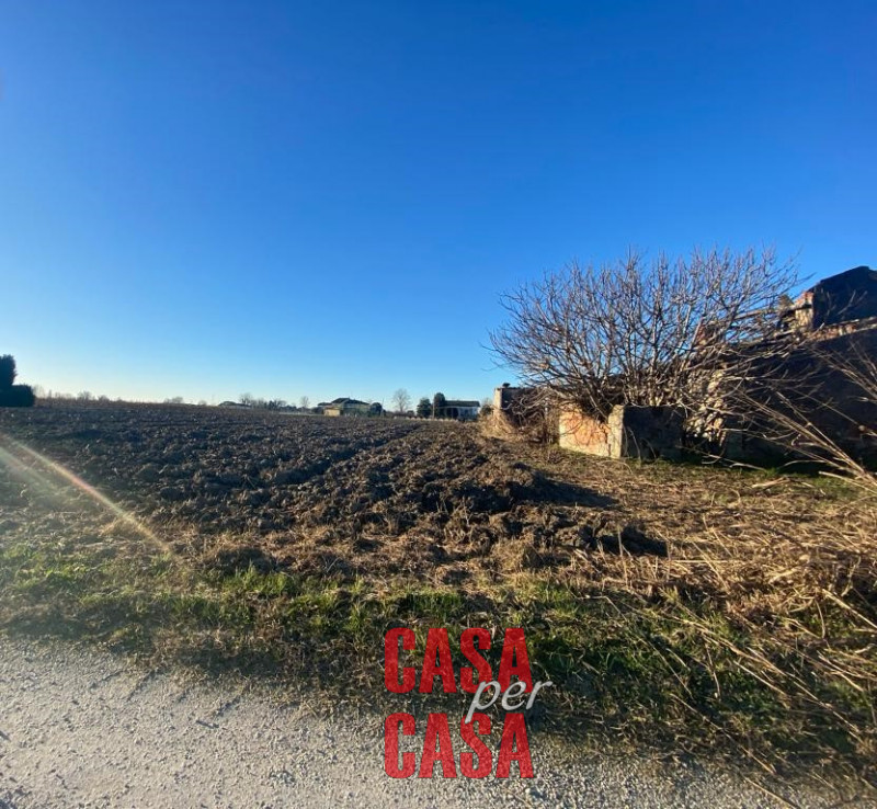 Rif. R135 - A Tribano, in posizione appartata ma comoda alla viabilità ed al centro cittadino pro...