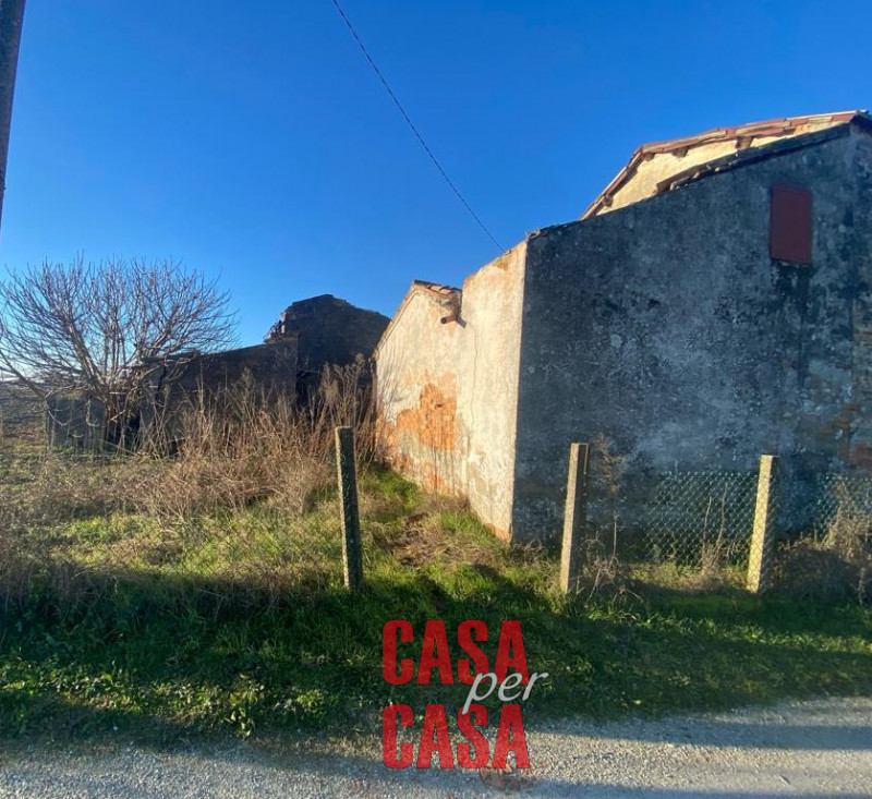 Rif. R135 - A Tribano, in posizione appartata ma comoda alla viabilità ed al centro cittadino pro...