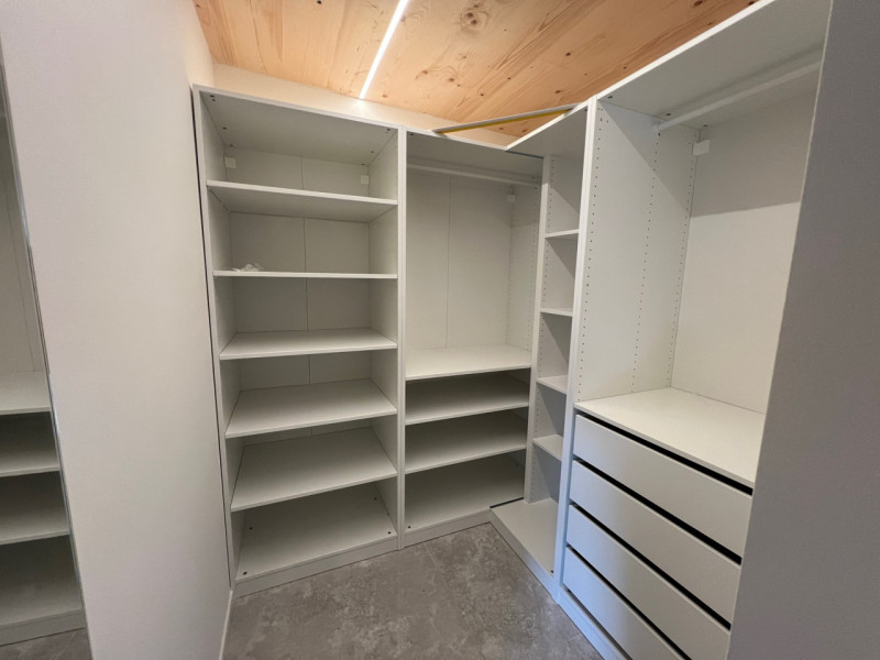 Casa singola comoda a tutti i servizi! Si sviluppa tutta al piano terra con ingresso su soggiorno...