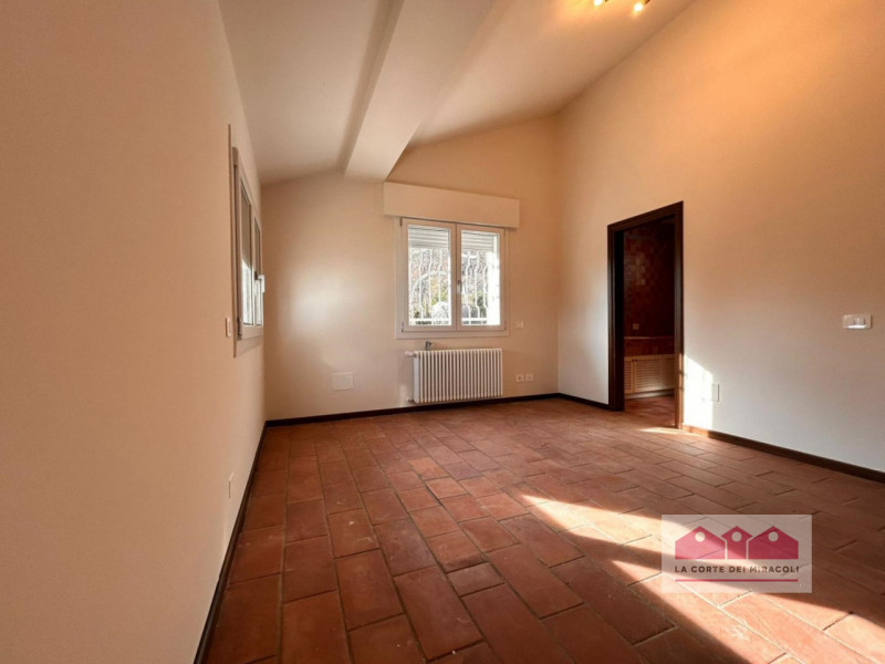 ARCUGNANO: ALL'INTERNO DI UN PARCO PRIVATO A SOLI 15 MINUTI DAL CENTRO DI VICENZA, BELLA VILLA RI...