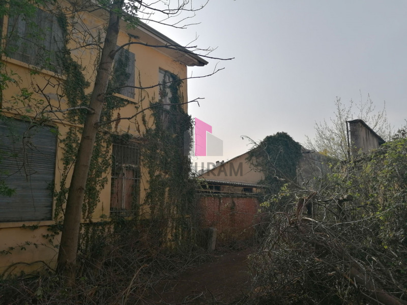 VICENZA - RIF. 448FUTURAM - Per info 0444/310220 - 392/9183796

Il complesso che ospitava dapprim...