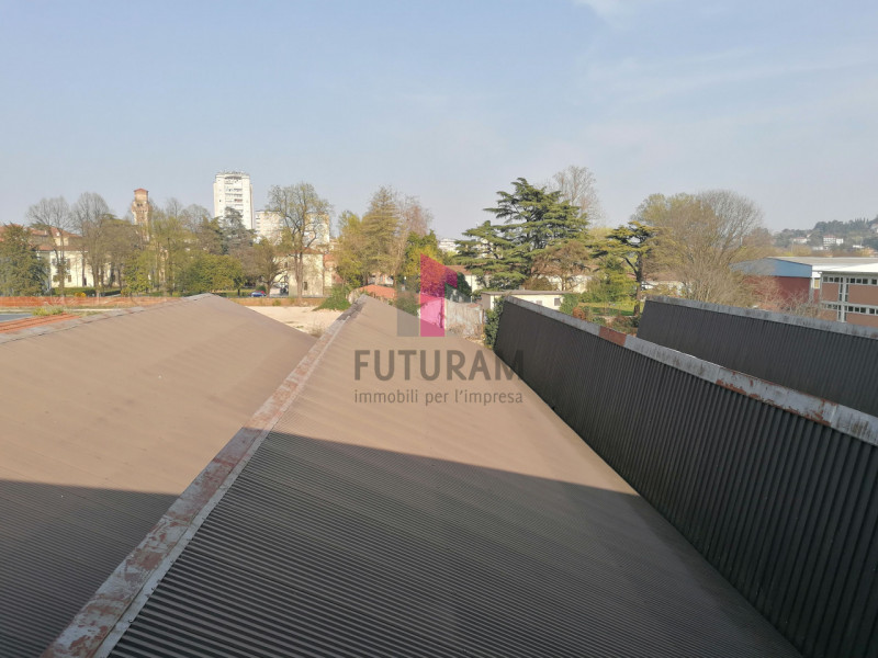 VICENZA - RIF. 448FUTURAM - Per info 0444/310220 - 392/9183796

Il complesso che ospitava dapprim...