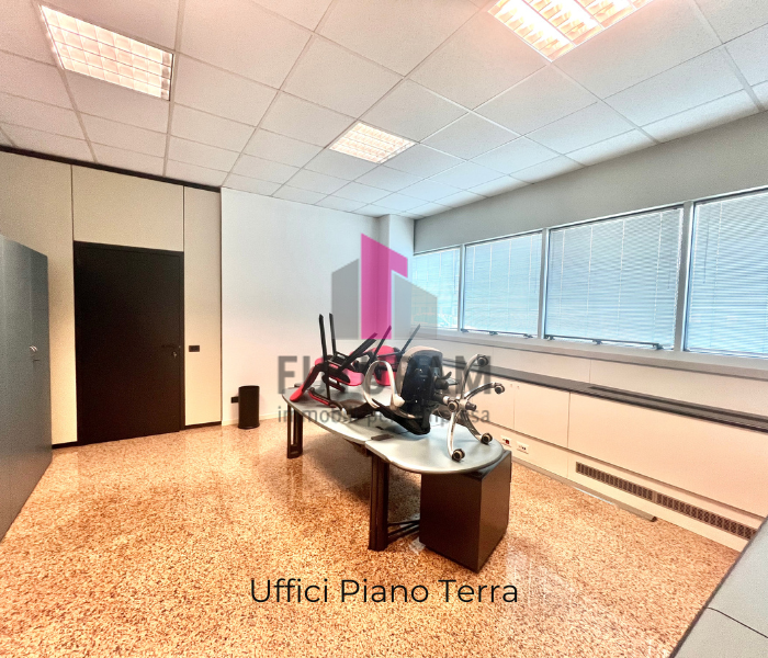 IN ESCLUSIVA A DUEVILLE - RIF.577FUTURAM - Per info 0444/310220 - 392/9183796

Si affitta capanno...