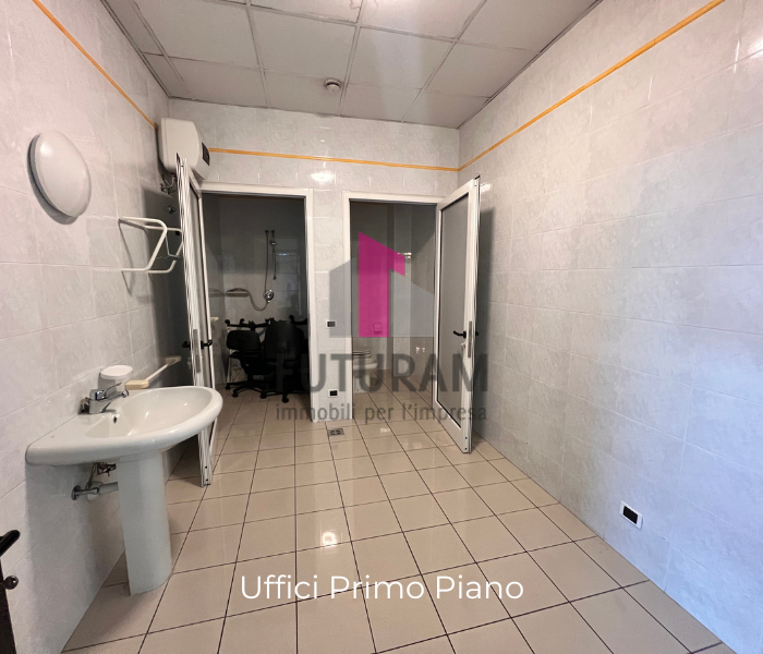 IN ESCLUSIVA A DUEVILLE - RIF.577FUTURAM - Per info 0444/310220 - 392/9183796

Si affitta capanno...