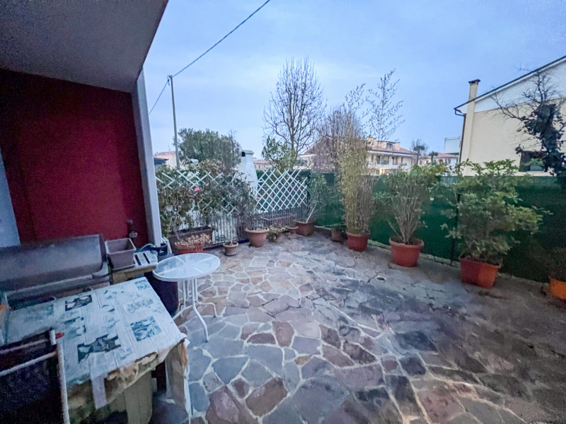 SOLO PER STUDENTI E RICERCATORI: 

DISPONIBILE STANZA SINGOLA a LEGNARO 
in porzione di villetta ...