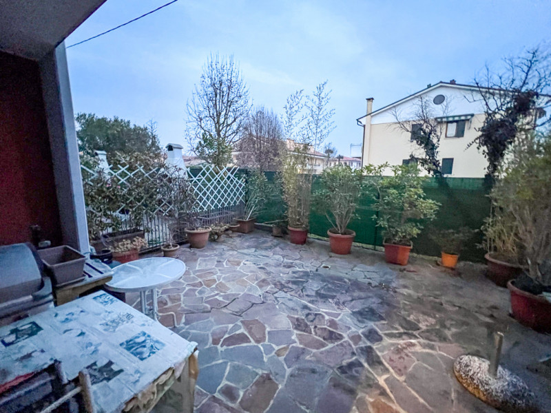 SOLO PER STUDENTI E RICERCATORI: 

DISPONIBILE STANZA SINGOLA a LEGNARO 
in porzione di villetta ...