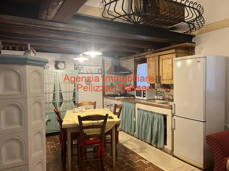 In vendita a Sovilla di Nervesa, proponiamo una casetta singola terratetto completamente ristrutt...