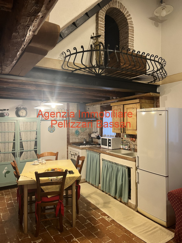 In vendita a Sovilla di Nervesa, proponiamo una casetta singola terratetto completamente ristrutt...