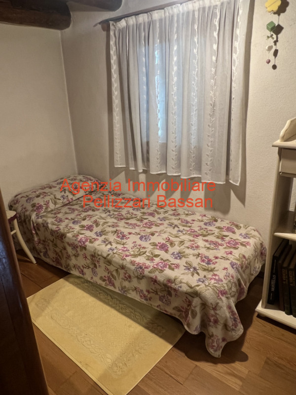 In vendita a Sovilla di Nervesa, proponiamo una casetta singola terratetto completamente ristrutt...