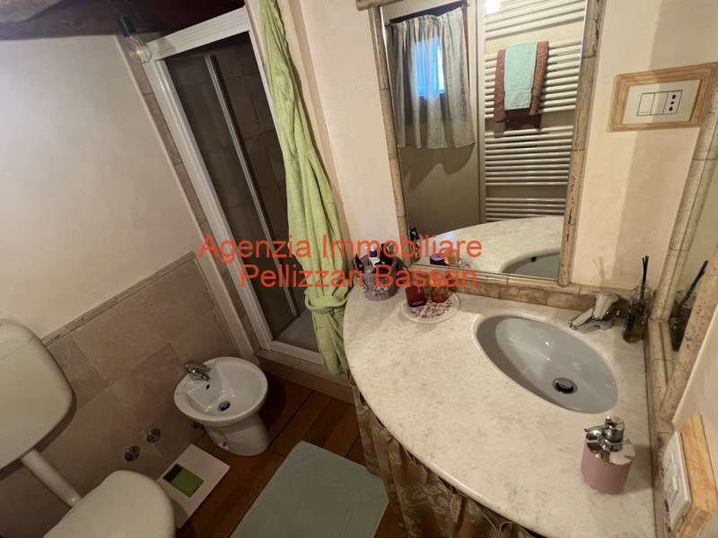 In vendita a Sovilla di Nervesa, proponiamo una casetta singola terratetto completamente ristrutt...