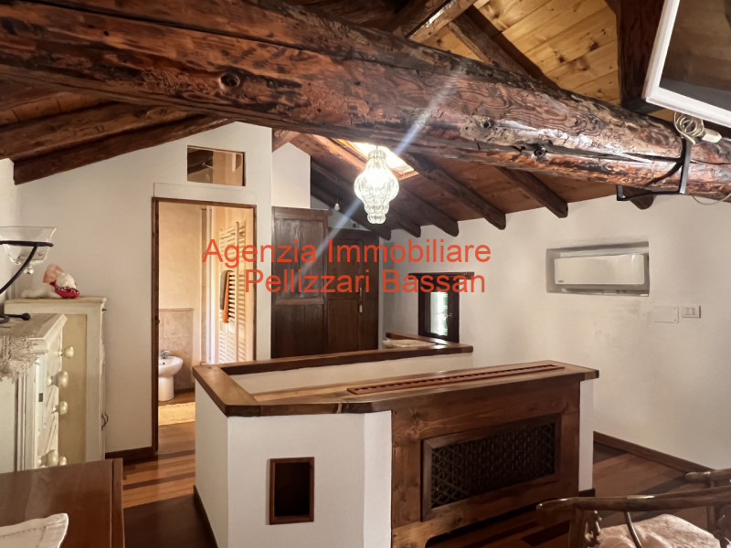 In vendita a Sovilla di Nervesa, proponiamo una casetta singola terratetto completamente ristrutt...