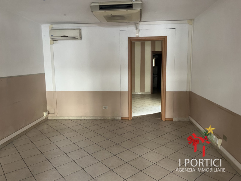 Preganziol -centro

In zona centralissima a due passi dalla stazione dei treni e ai mezzi di tras...