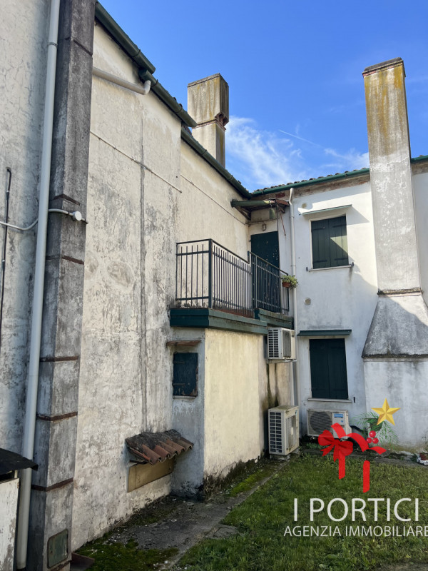 Preganziol -centro

In zona centralissima a due passi dalla stazione dei treni e ai mezzi di tras...