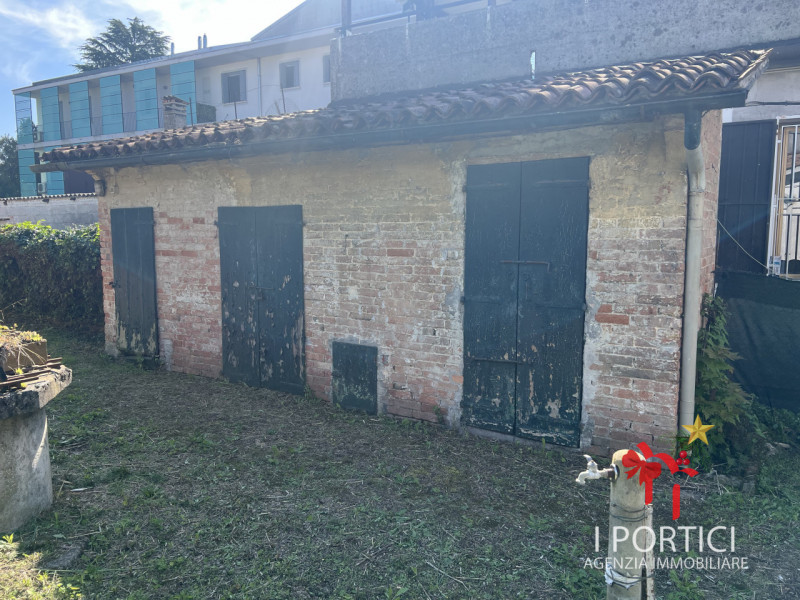 Preganziol -centro

In zona centralissima a due passi dalla stazione dei treni e ai mezzi di tras...