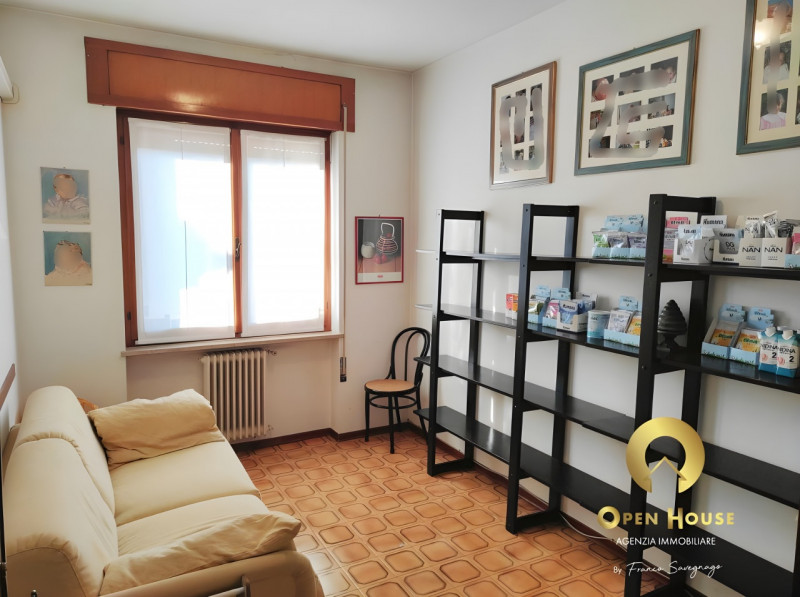 OPEN HOUSE by Franco Savegnago propone in vendita un ambulatorio/ufficio (categoria A/10) attualm...