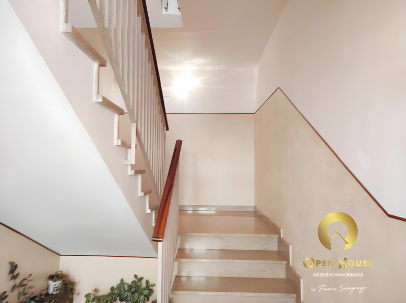 OPEN HOUSE by Franco Savegnago propone in vendita un ambulatorio/ufficio (categoria A/10) attualm...