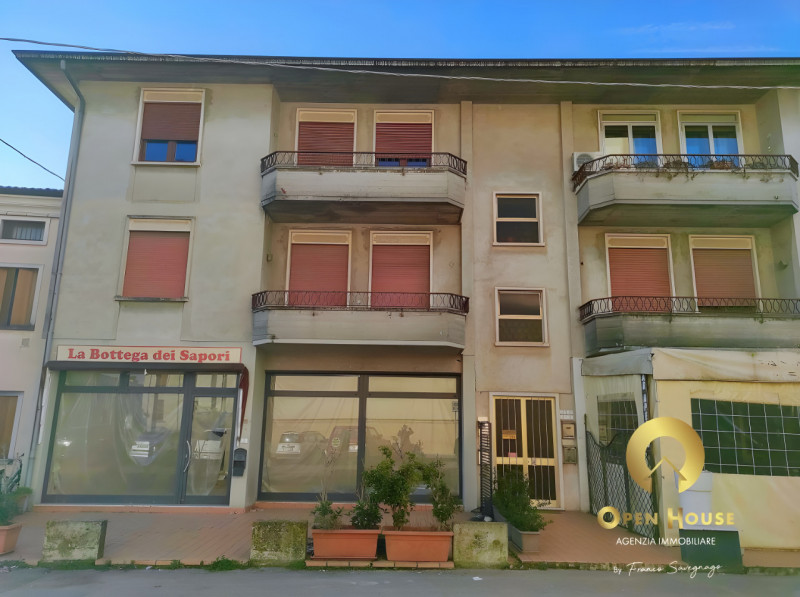 OPEN HOUSE by Franco Savegnago propone in vendita un ambulatorio/ufficio (categoria A/10) attualm...