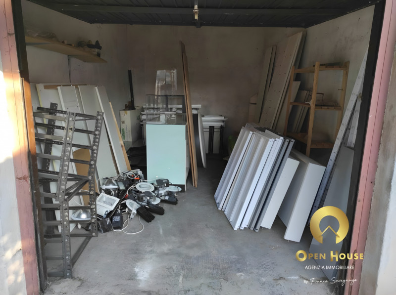 OPEN HOUSE by Franco Savegnago propone in vendita un ambulatorio/ufficio (categoria A/10) attualm...