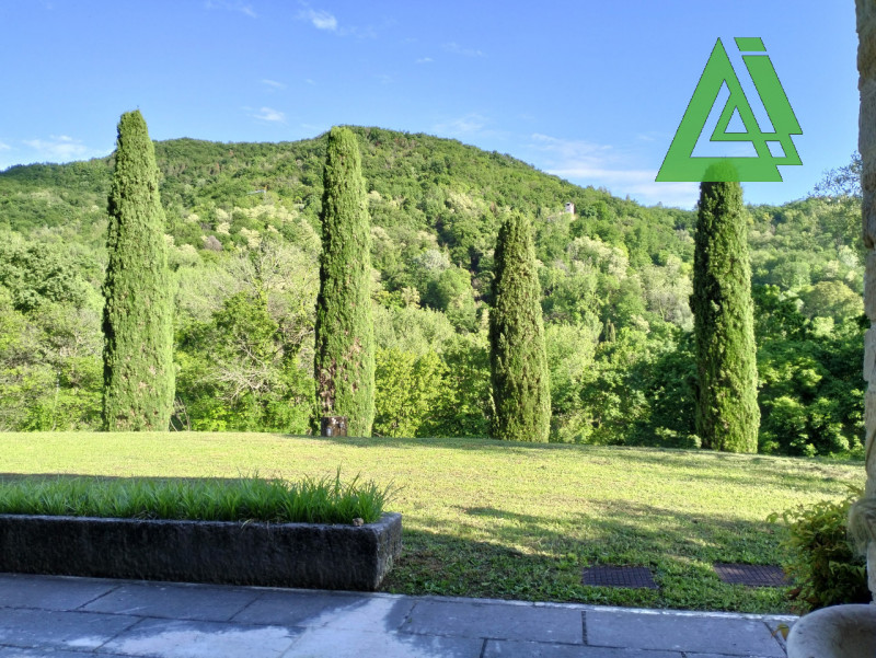 L'Agenzia Immobiliare IRIS di Castelfranco propone in vendita luminosa Villa immersa nella tranqu...