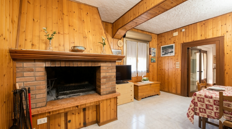 (Per INFO Mara 3481536890) A Eraclea, nei pressi di Ponte Crepaldo, proponiamo in vendita villa s...