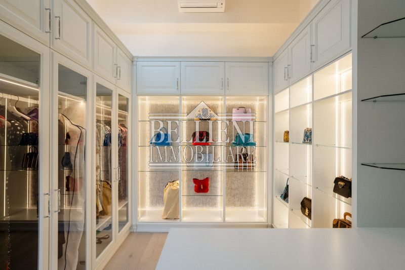 A cinque minuti da Torri di Quartesolo proponiamo in vendita una villa contemporanea. immersa in ...