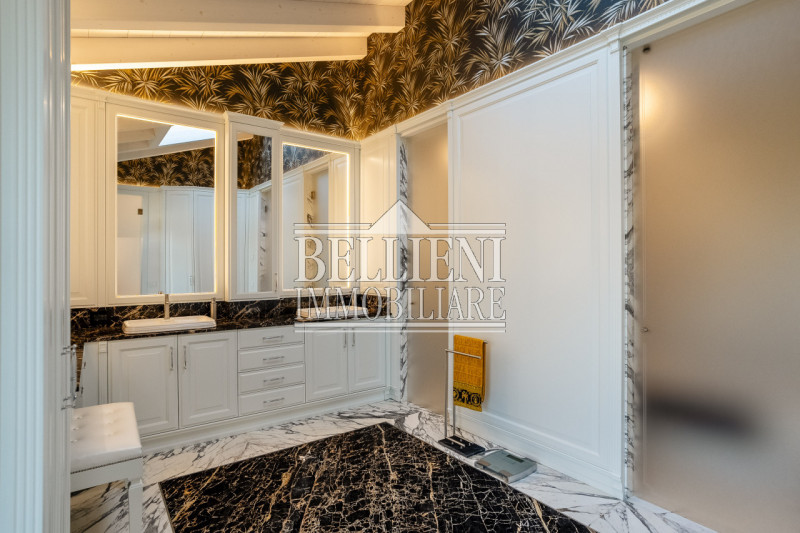 A cinque minuti da Torri di Quartesolo proponiamo in vendita una villa contemporanea. immersa in ...