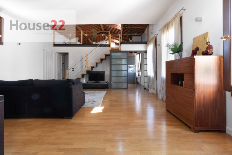 VICENZA – CENTRO STORICO (NO ZTL): Incantevole opportunità immobiliare  servita da ascensore, sit...