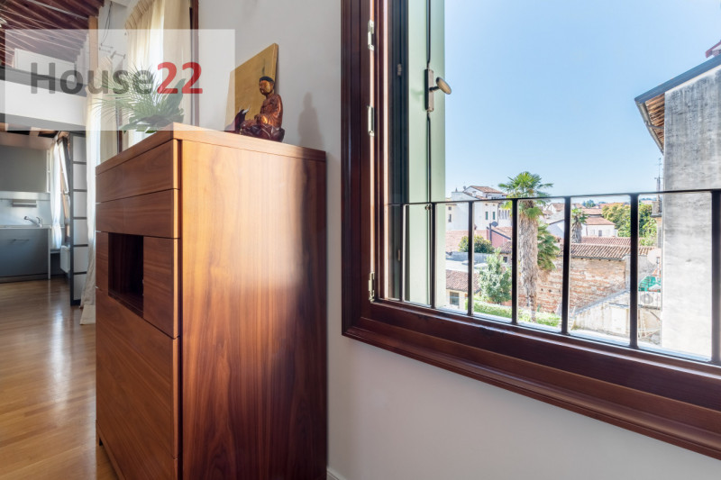VICENZA – CENTRO STORICO (NO ZTL): Incantevole opportunità immobiliare  servita da ascensore, sit...