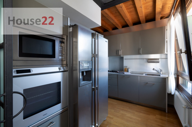 VICENZA – CENTRO STORICO (NO ZTL): Incantevole opportunità immobiliare  servita da ascensore, sit...