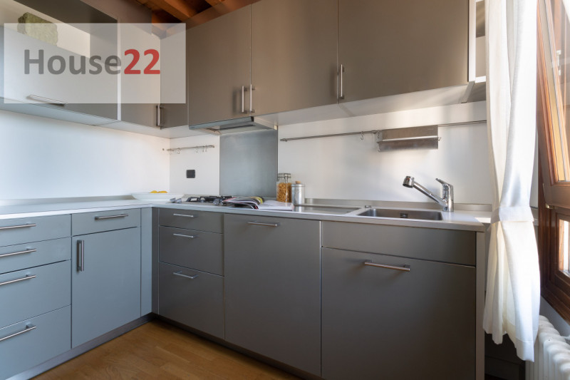 VICENZA – CENTRO STORICO (NO ZTL): Incantevole opportunità immobiliare  servita da ascensore, sit...