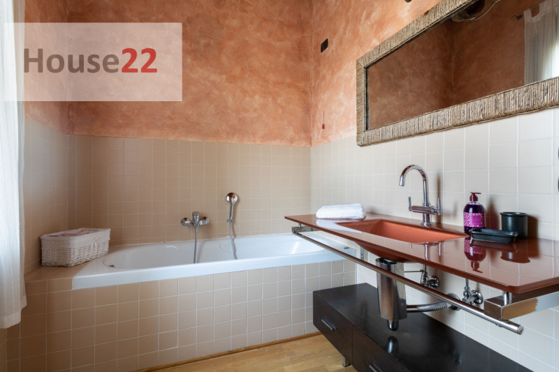 VICENZA – CENTRO STORICO (NO ZTL): Incantevole opportunità immobiliare  servita da ascensore, sit...