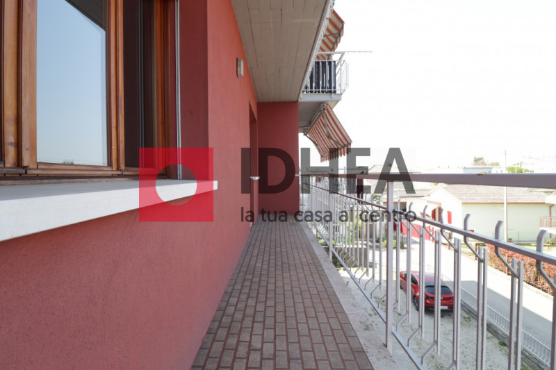 ISTRANA CENTRO

RIFERIMENTO FUI0

Nel cuore di Istrana, comodo a tutti i principali servizi raggi...