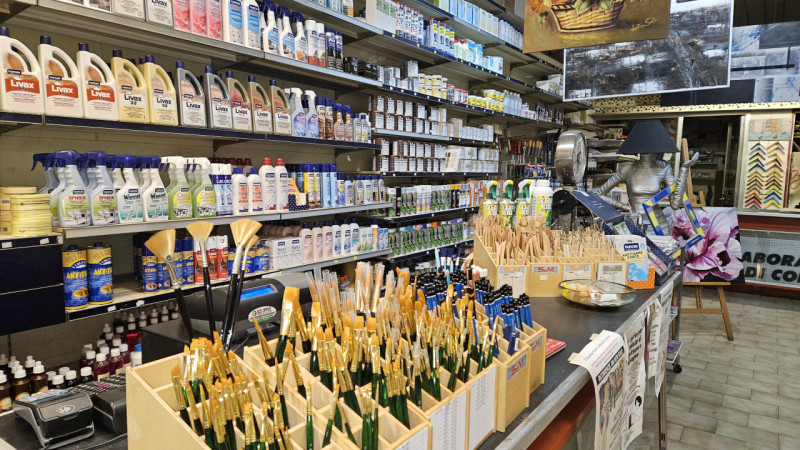 Imperdibile opportunità per acquistare un'attività commerciale storica nel centro storico di Este...